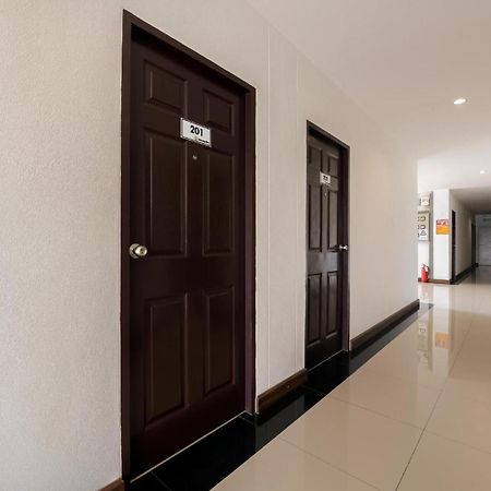 Oyo 350 Mae Saeng Place Si Racha Exterior foto