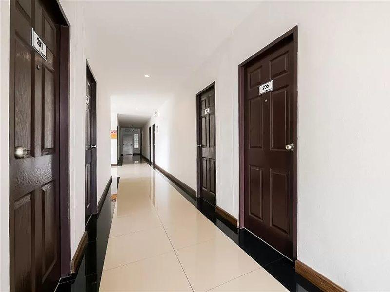 Oyo 350 Mae Saeng Place Si Racha Exterior foto